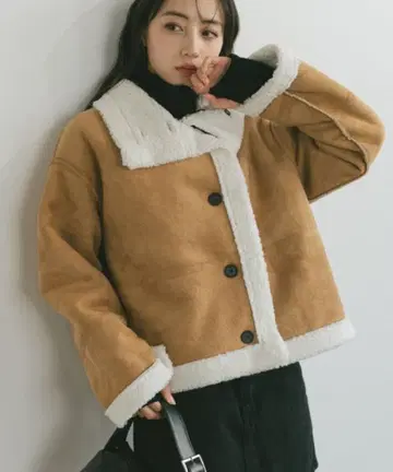 보아 무스탕 리버서블 코트 VANNIE U