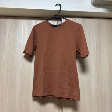 ATON 브라운 반팔 티셔츠