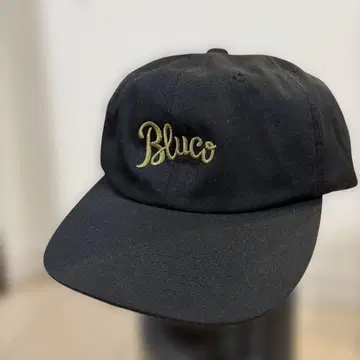 Bluco 블랙 캡 골드 자수