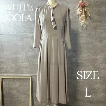 화이트 조라 백 새틴 조젯 보타이 디자인 핏 원피스