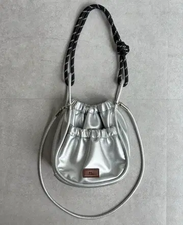 새상품 CPCM FUKA'S 기획 PU 파라코드 개더 미니 숄더백