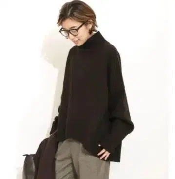 두지엠 클라세 CINOH 오버 사이즈 하이넥 니트