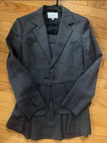 TWOC 포멀 슈트 자켓과 플레어 스커트