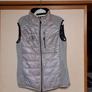 실버 그레이 퀼팅 베스트