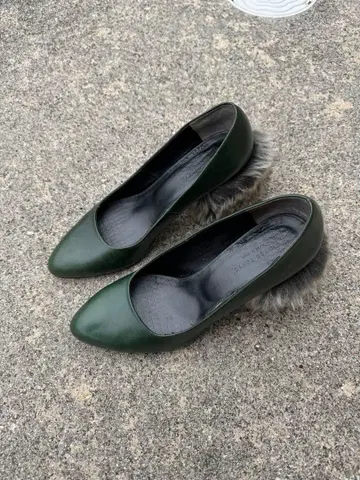 그린 가죽 퍼 포함 하이힐 펌프스