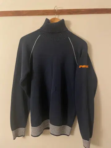 Peak Performance 네이비 터틀넥 M