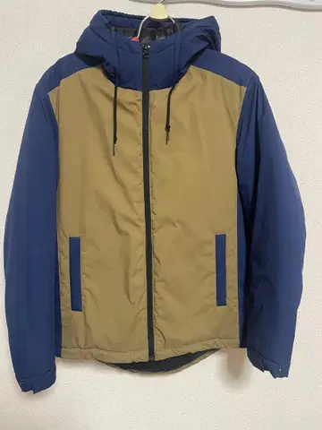 새상품급 어반 리서치 다운 자켓 퀼팅