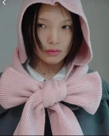 후드 부착 니트 머플러 화이트