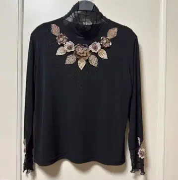 꽃무늬 자수 블랙 긴팔 상의