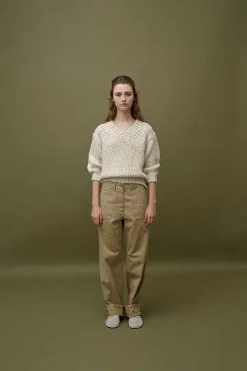 미사용 새상품 V넥 스웨터