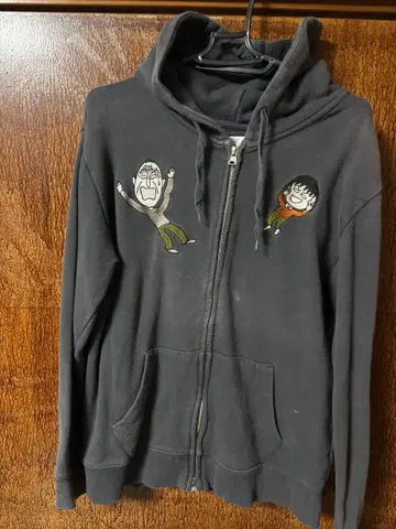 granph 캐릭터 자수 후드티 M 사이즈 다크 그레이