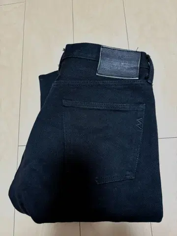 IRONHEART 21oz 블랙 요로이 데님 스트레이트