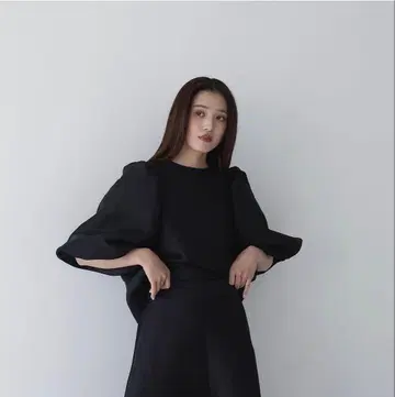 [ 미사용 새상품 ] emm the shop Tulip blouse 블랙