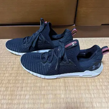 UA HOVR SLK 블랙/화이트 30.0cm