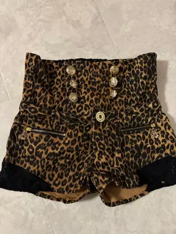 헤이세이 원조 d.i.a. 표범 무늬 하이웨스트 숏팬츠