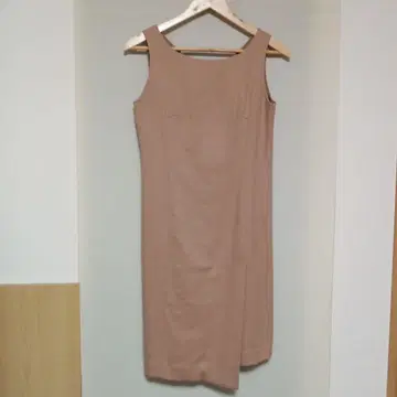 베이지 슬리브리스 무릎 기장 원피스 울 원피스