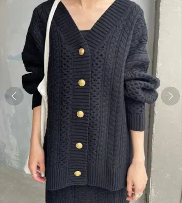 미사용 새상품 해밀턴 케이블 가디건 블랙 골드 버튼 스픽 앤 스팬