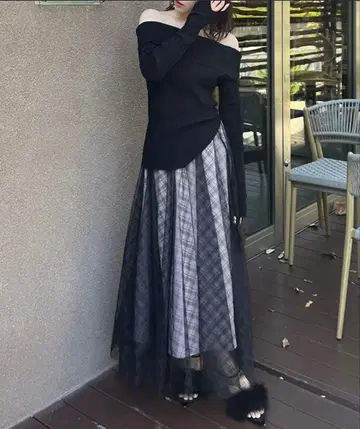 오프숄더 니트 도킹 오프숄더 도킹 시어 체크 원피스 로이파