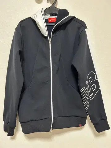 뉴발란스 집업 후드티