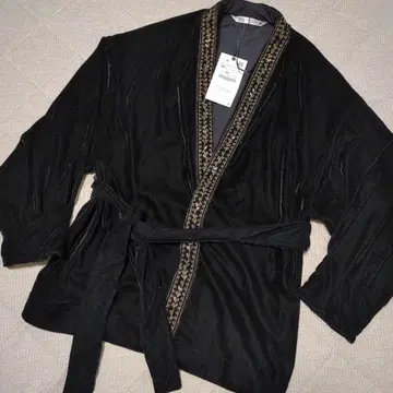 새상품 ZARA 비쥬 벨로아 블랙 가디건 M