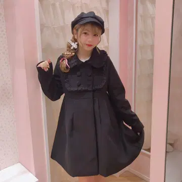 새상품급 허니시나몬 스퀘어 프릴 인형 코트 블랙