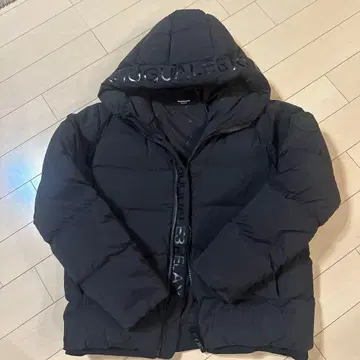 1PIU1UGUALE3 네이비 다운 자켓 후드 부착