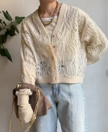 새상품급 doudou 코드 레이스 니트 절개 V 가디건 아이보리