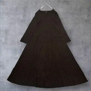 새상품급 뷰티앤유스 홀 가먼트 립 플레어 니트 원피스