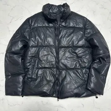 인기 상품 자라 ZARA 인조 가죽 다운 자켓 블랙 사이즈 XL