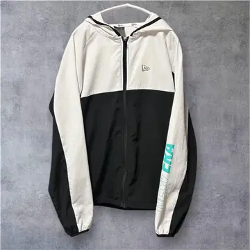 크로스웨어 자켓 NEW ERA 화이트 x 블랙/블루 틴트