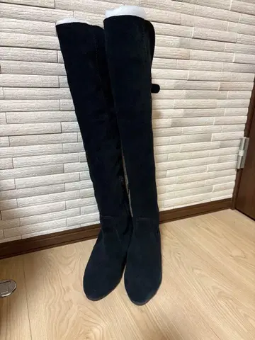 [ 새상품급 ] 블랙 스웨이드 롱 부츠 버클 포함 인힐