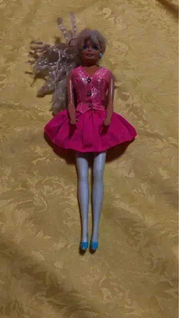 30년 이상 된 헤어컷 바비 인형 핑크 드레스