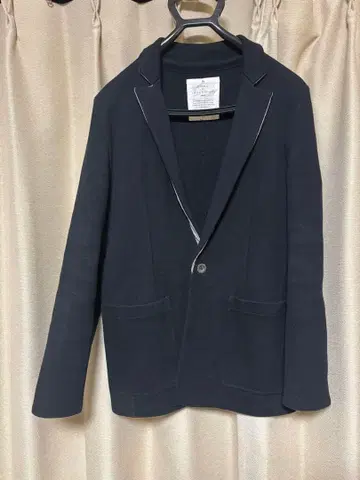 오귀스트 프레젠테이션 가운 앤 파운데이션 셋업 블랙