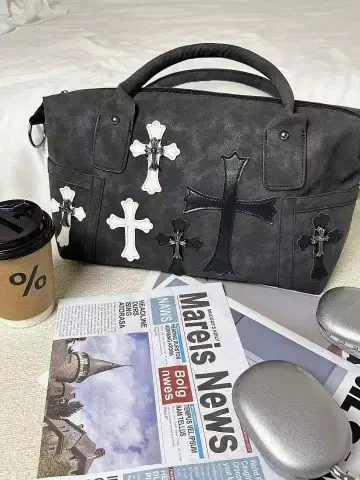 미사용 새상품 크로스 모티브 그레이 숄더백