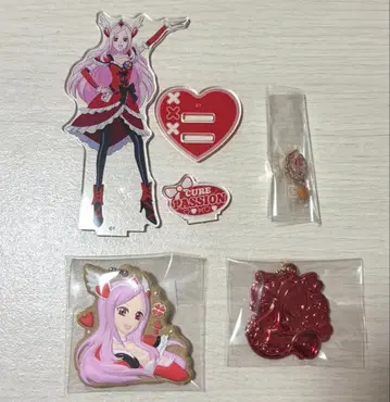 큐어 패션 출장점 아크릴 스탠드 주얼리 참 시마무라 핀 배지