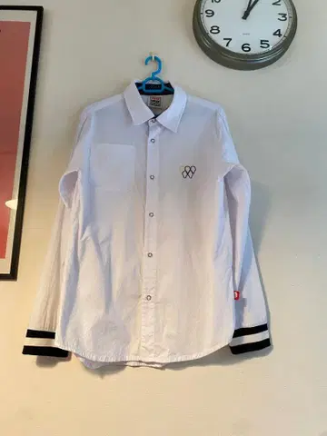 PUNK DRUNK 자수 화이트 긴팔 셔츠