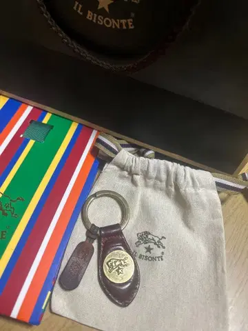 IL BISONTE 가죽 키링 다크 브라운