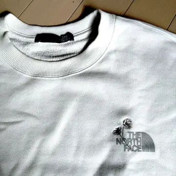 THE NORTH FACE 화이트 크루넥 트레이닝복