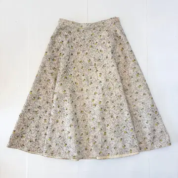 미나 페르호넨 mina 플레어 스커트 꽃무늬 베이지