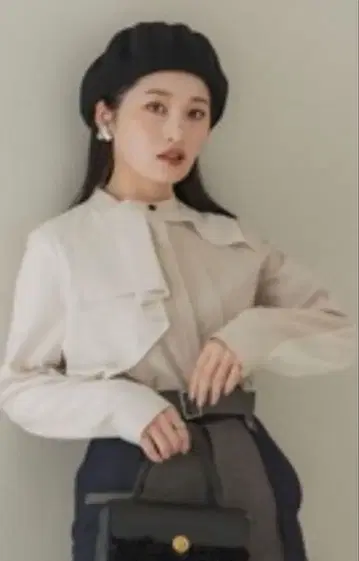 새상품급 united tokyo 프릴 블라우스