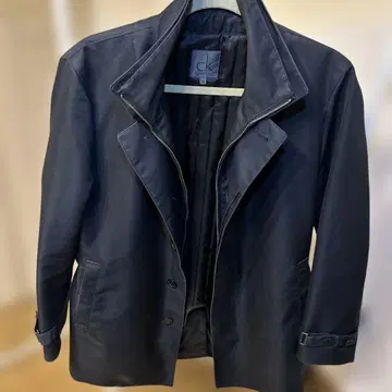 Calvin Klein 스텐카라 코트 네이비 색상