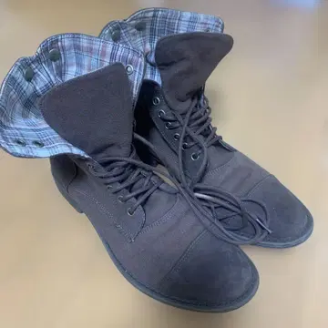 브라운 하이컷 부츠 체크 무늬 라이닝