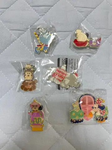 디즈니 어트랙션 핀 배지