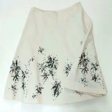 PRIDE 프라이드 스팽글 비쥬 울 혼방 플레어 스커트 화이트 가을/겨울