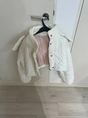 lilLilly 화이트 퀼팅 다운 자켓