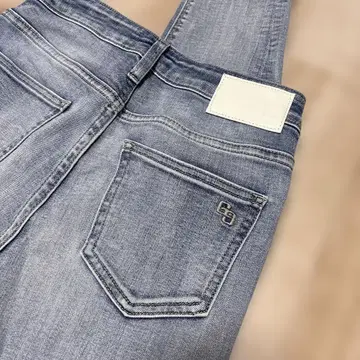 GYDA 스키니 데님 S 사이즈 아이스 블루 하이웨스트 갸루