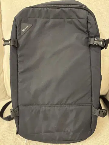 pacsafe 블랙 럭색/백팩