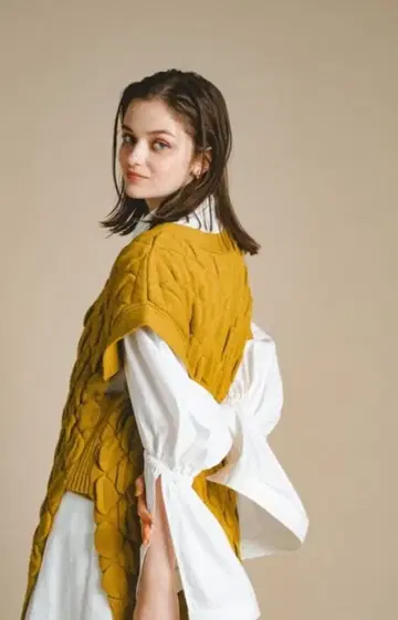 PINUE 스퀘어 자카드 니트 베스트