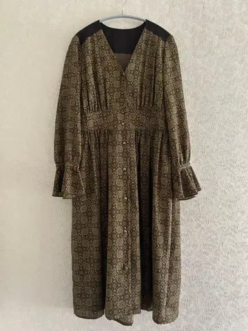 로이스크레용 플라워 무늬 롱 원피스