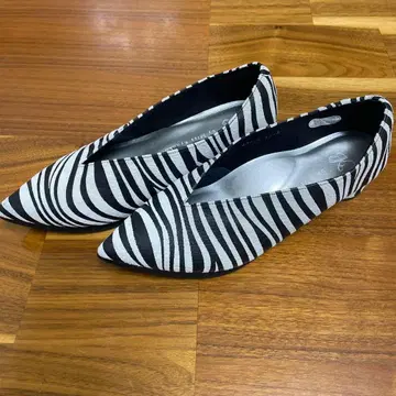 스트라이프 디자인 스틸레토 하이힐